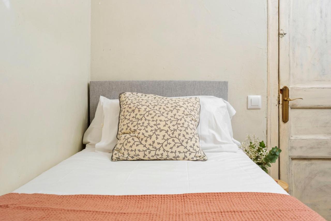 Flateli Poble Sec Apartment Barcelona Luaran gambar